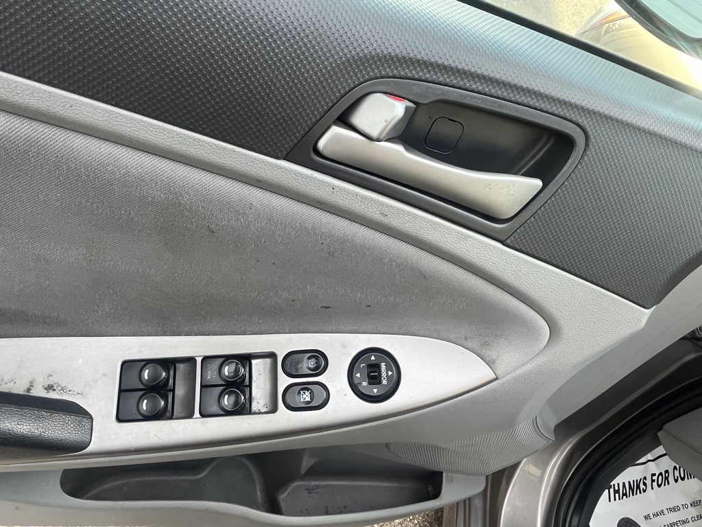 2017 Hyundai Accent Image 11