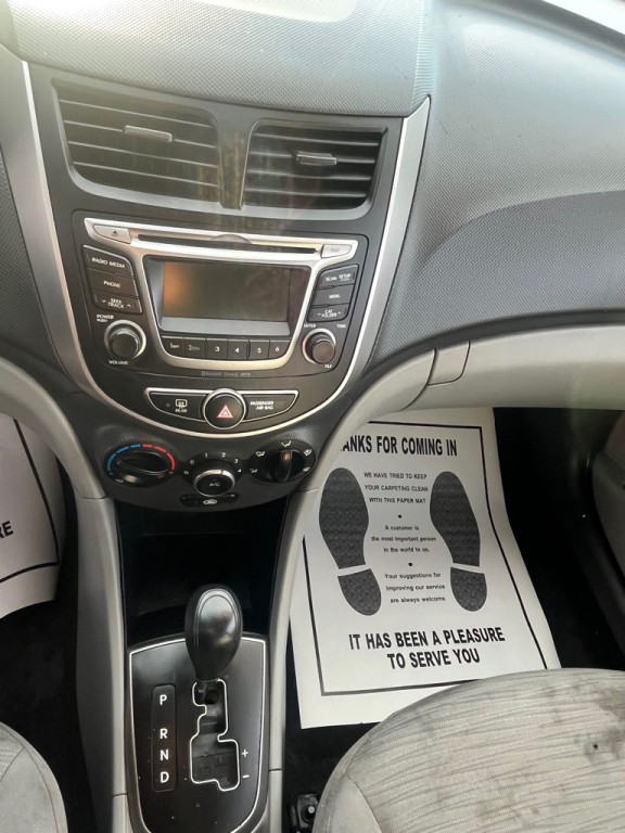 2017 Hyundai Accent Image 14