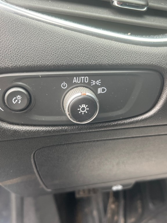 2019 Chevrolet Malibu Image 13