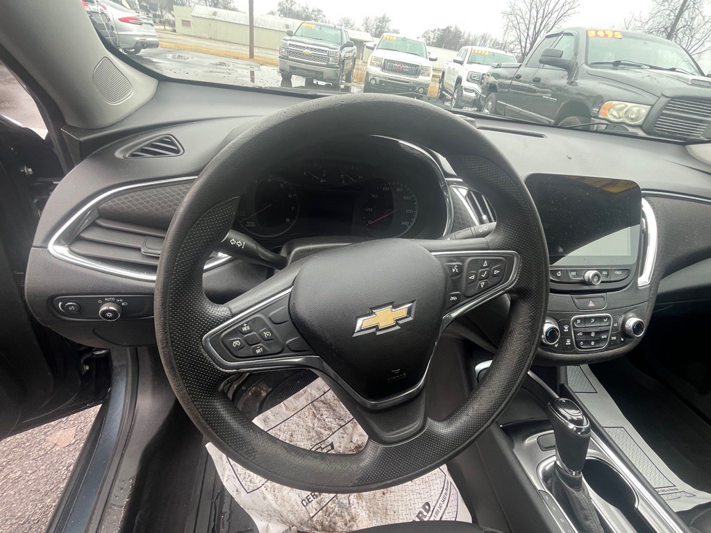 2019 Chevrolet Malibu Image 14
