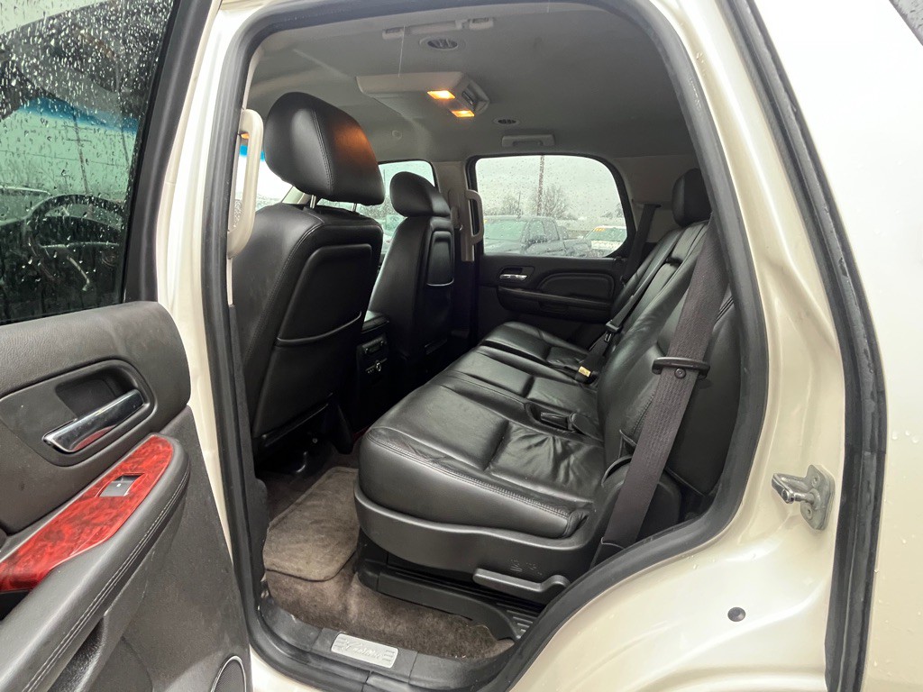 2013 Cadillac Escalade Image 10