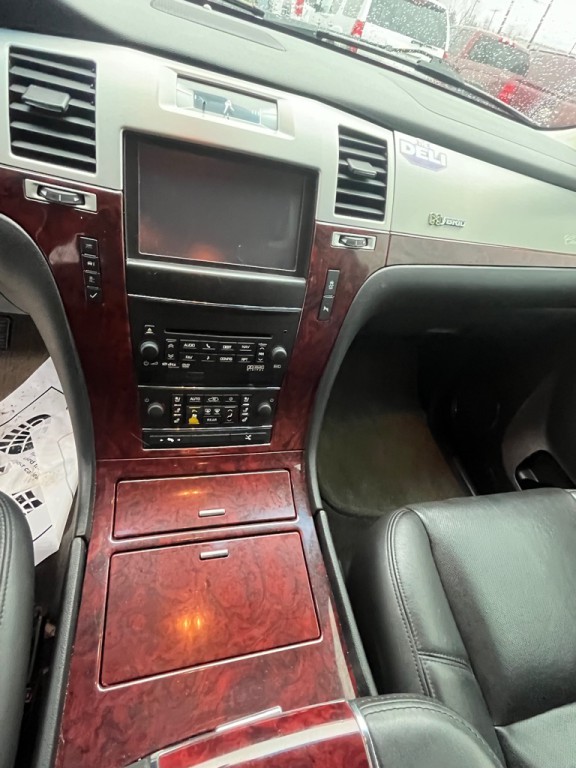 2013 Cadillac Escalade Image 15