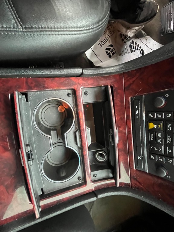 2013 Cadillac Escalade Image 17