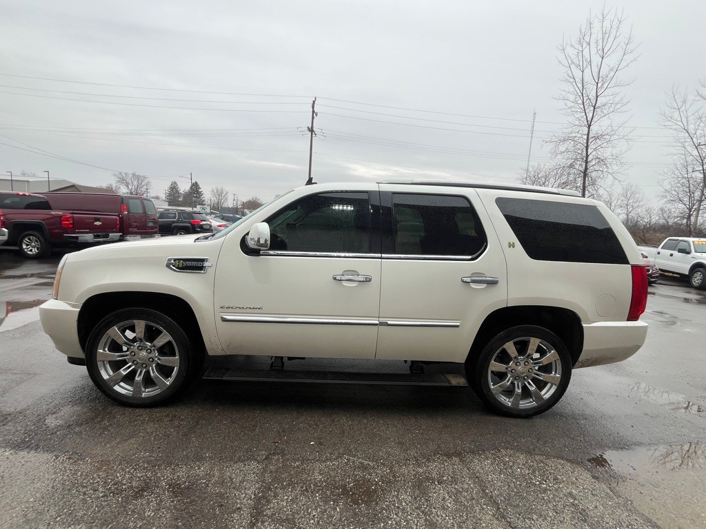 2013 Cadillac Escalade Image 3