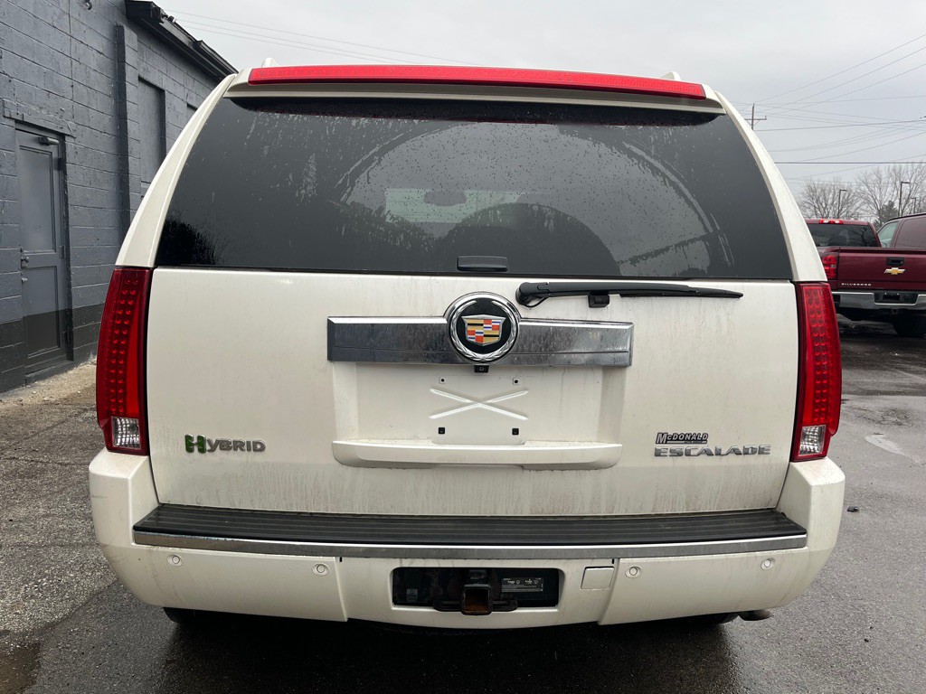 2013 Cadillac Escalade Image 5