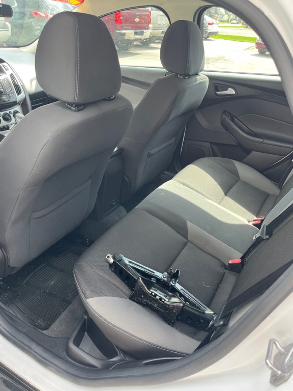 2014 Ford Focus Image 8