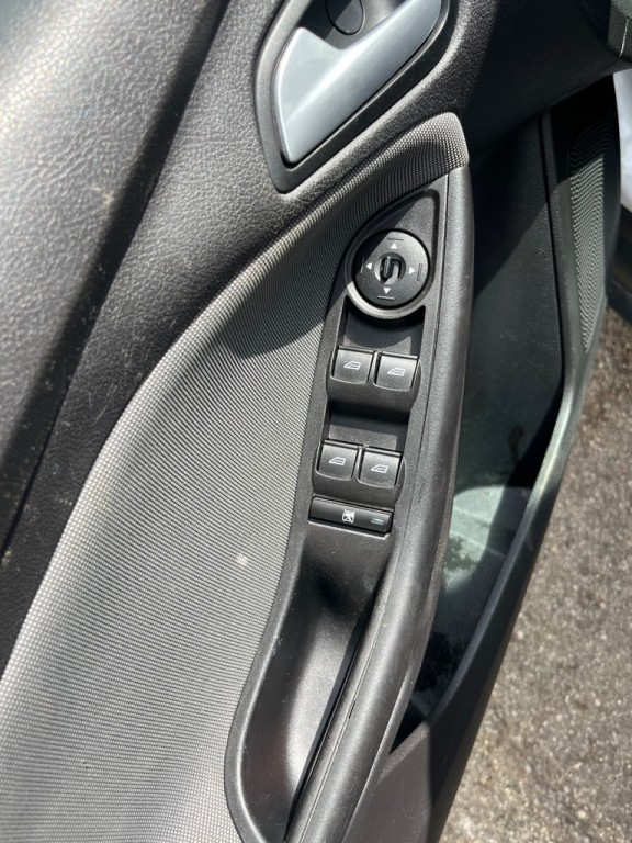 2014 Ford Focus Image 9