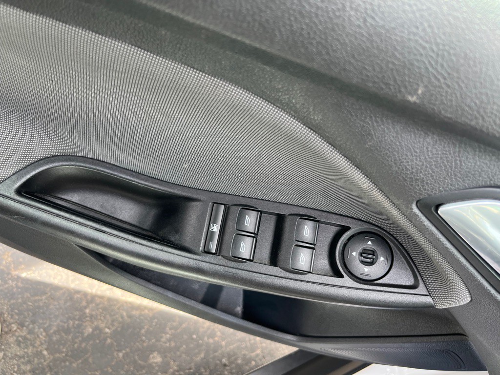 2014 Ford Focus Image 24