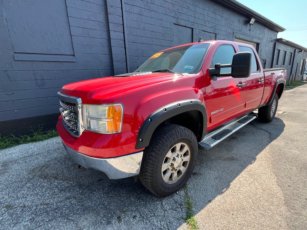 2013 GMC Sierra Image 2