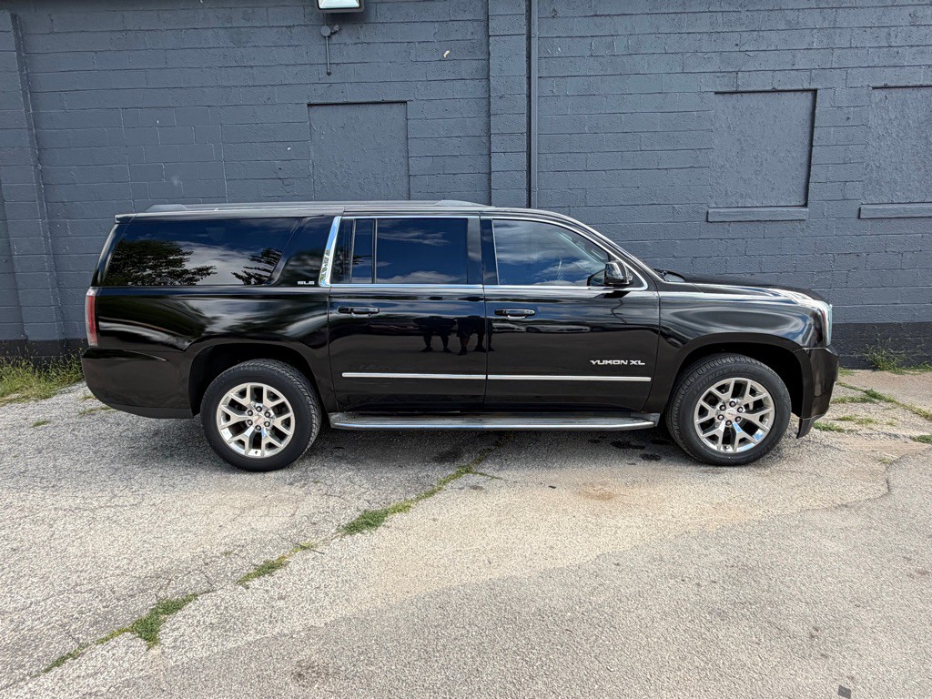 2015 GMC Yukon Image 3