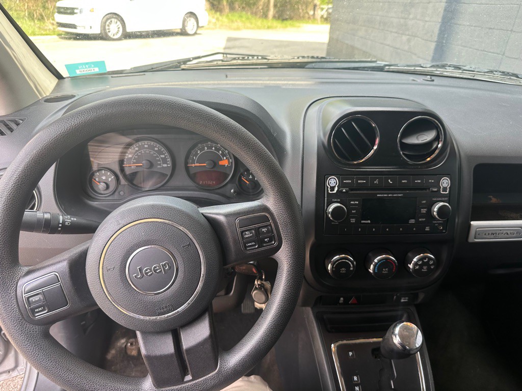 2016 Jeep Compass Image 9