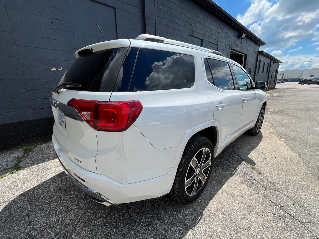 2017 GMC Acadia Image 5