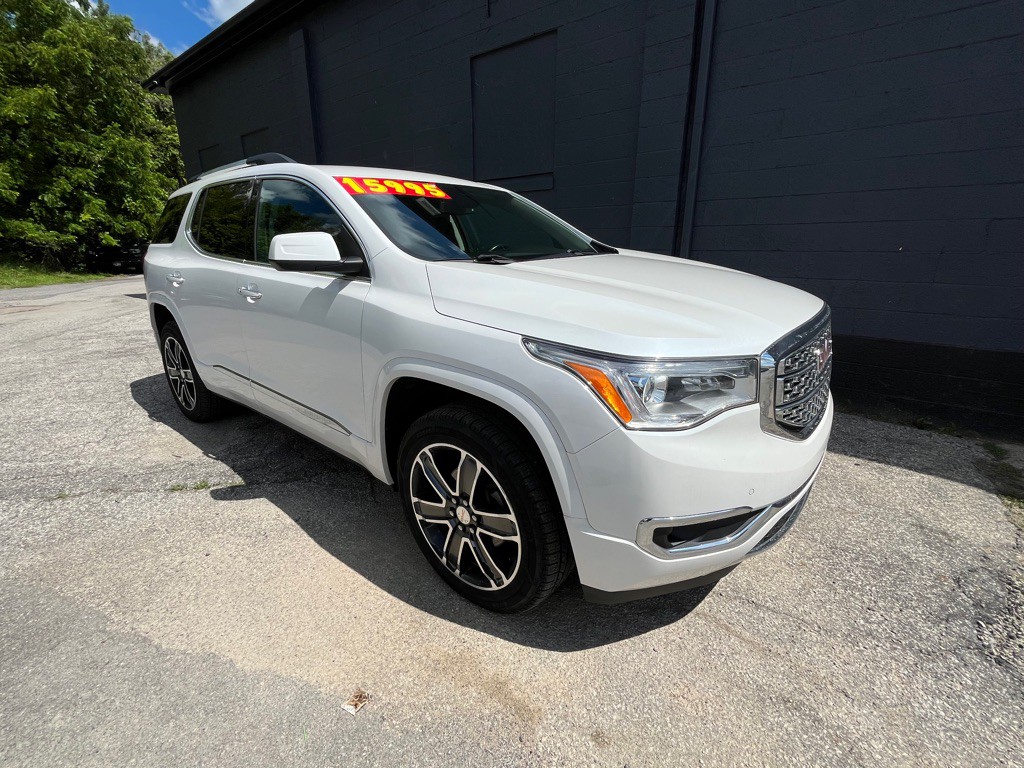 2017 GMC Acadia Image 1