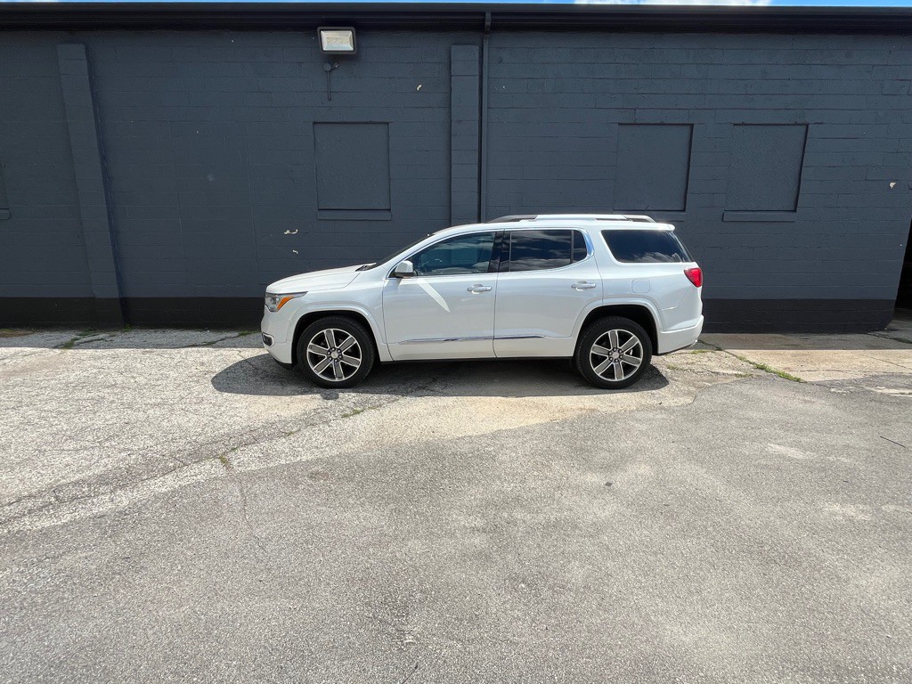 2017 GMC Acadia Image 3