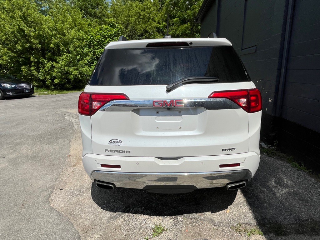 2017 GMC Acadia Image 7