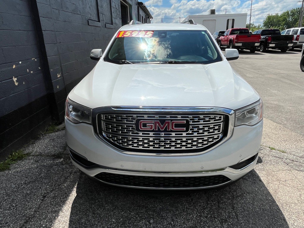 2017 GMC Acadia Image 9
