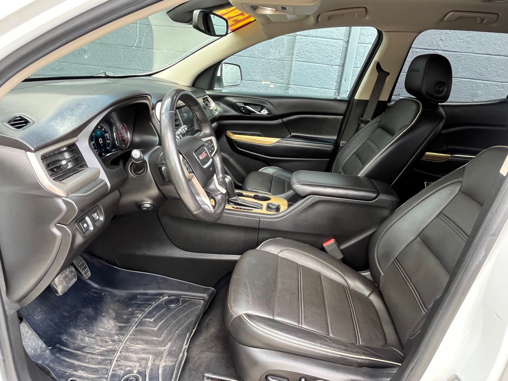 2017 GMC Acadia Image 10
