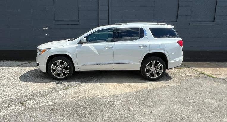 2017 GMC Acadia Image 3