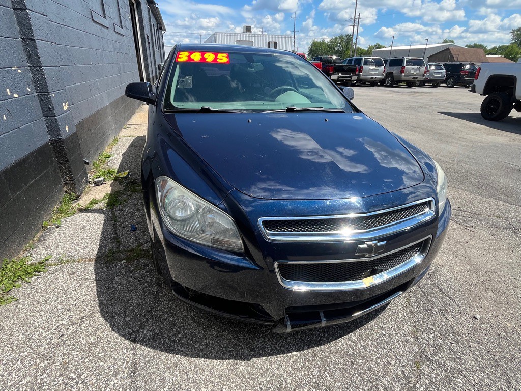 2011 Chevrolet Malibu Image 3