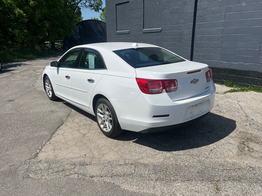 2013 Chevrolet Malibu Image 4