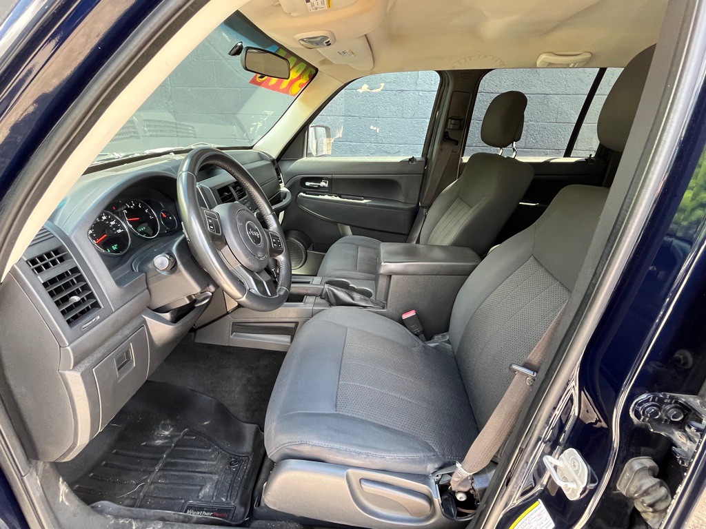 2012 Jeep Liberty Image 11