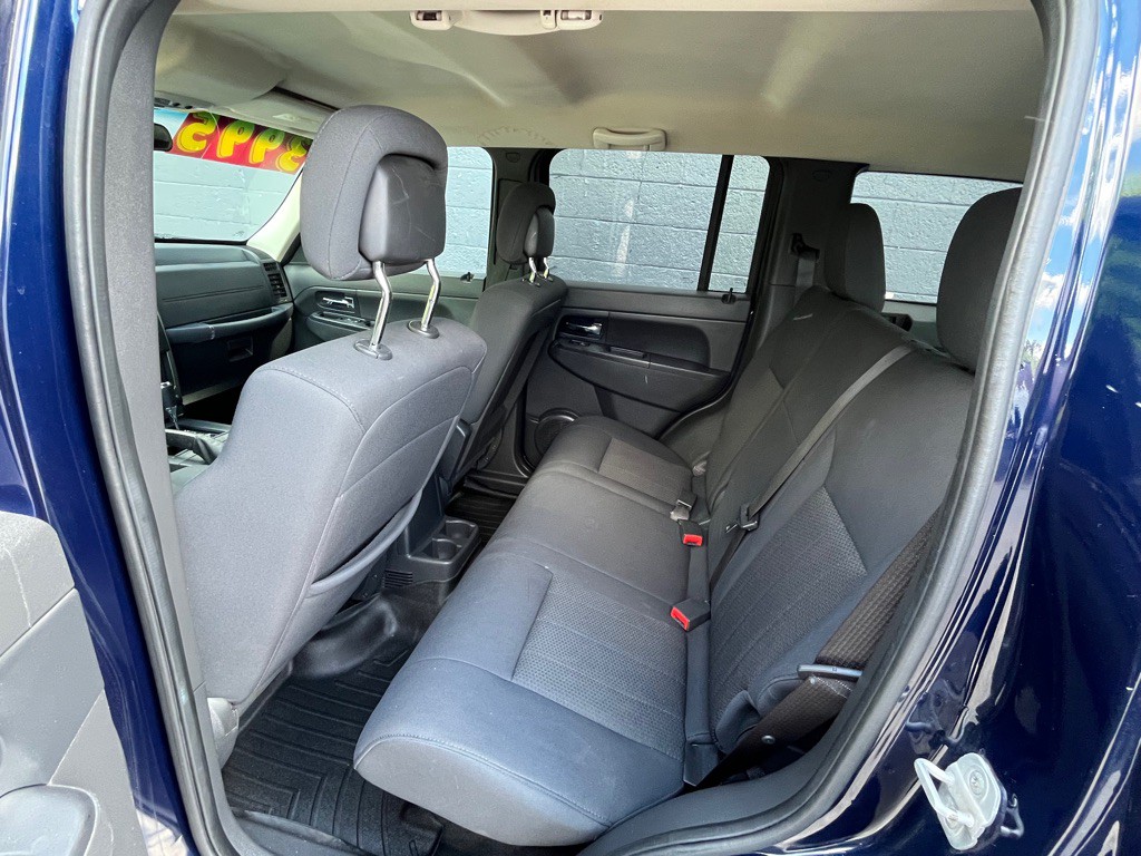2012 Jeep Liberty Image 12
