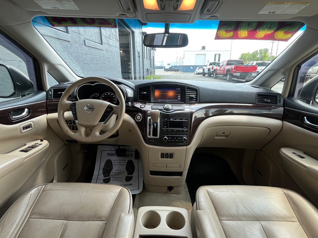 2014 Nissan Quest Image 25