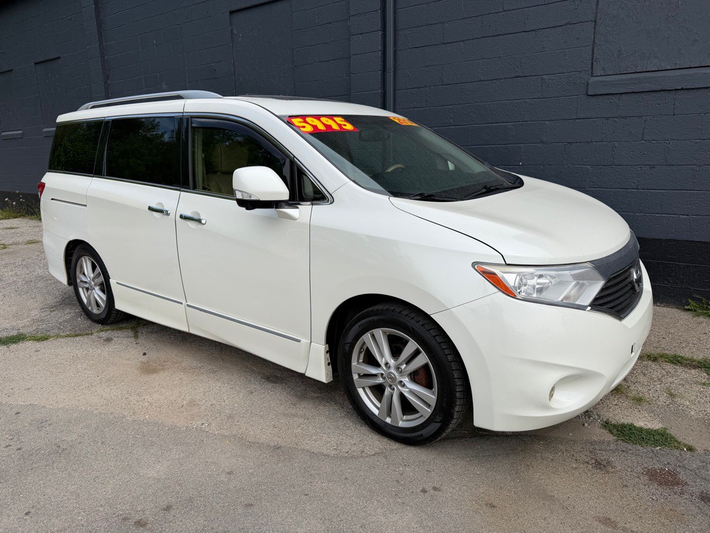 2014 Nissan Quest Image 1