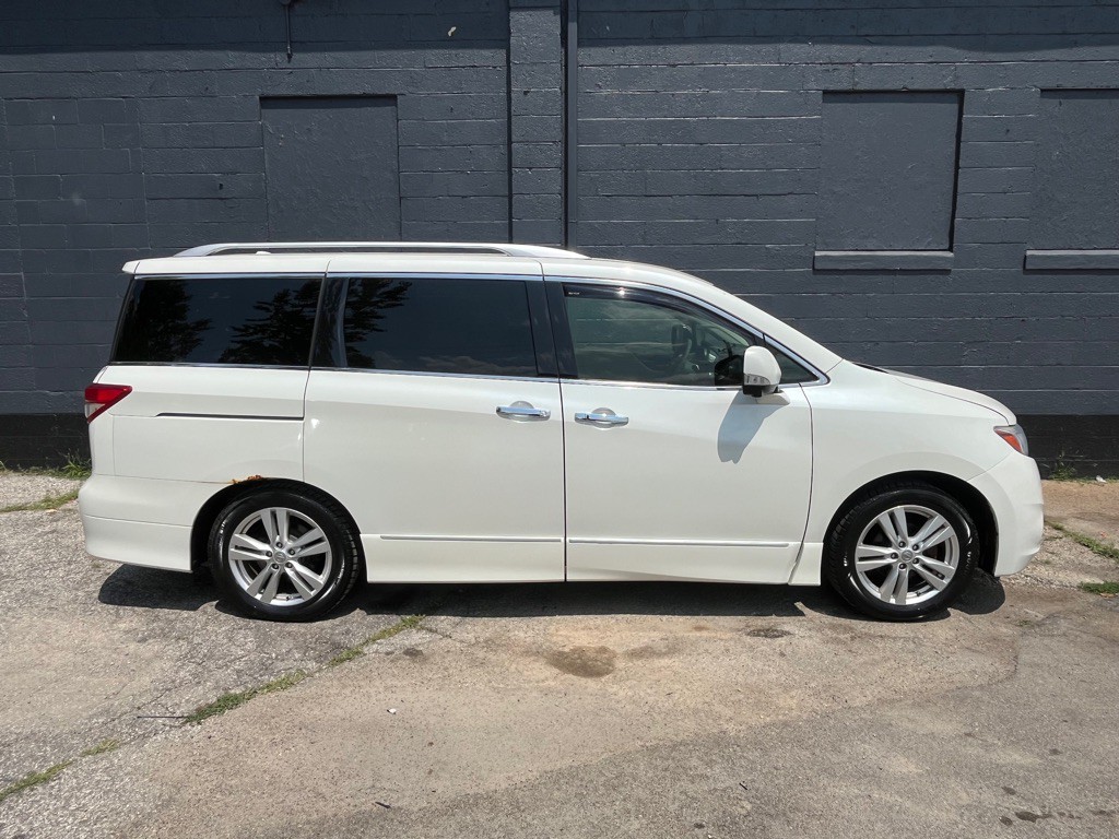 2014 Nissan Quest Image 3