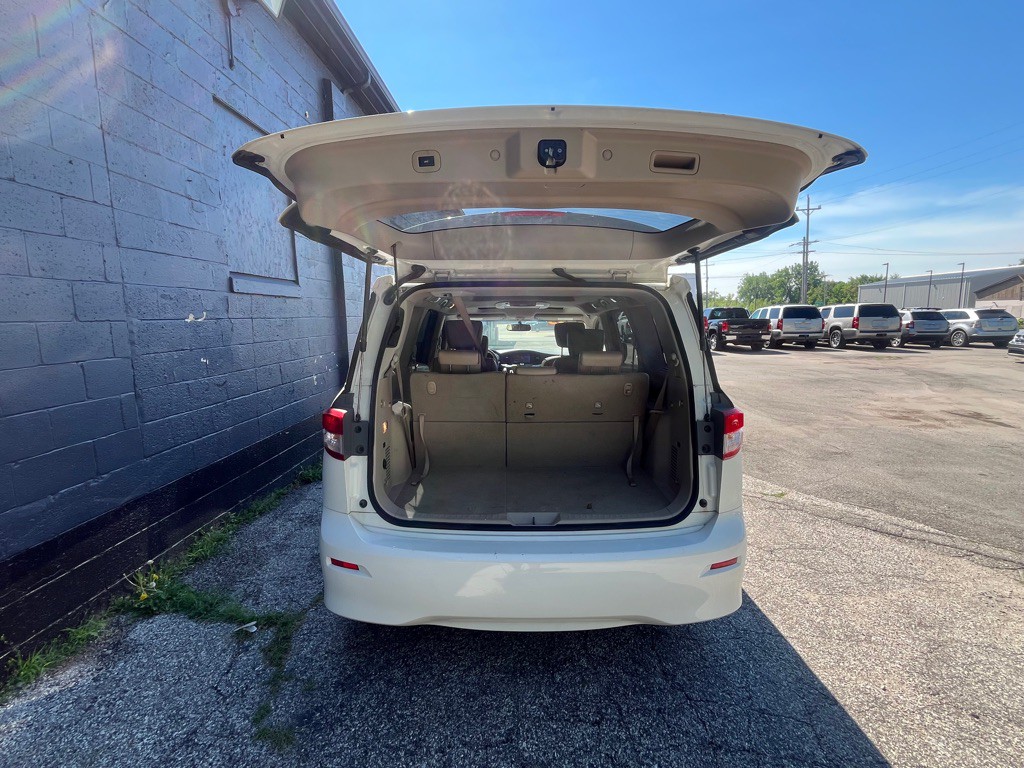2014 Nissan Quest Image 10