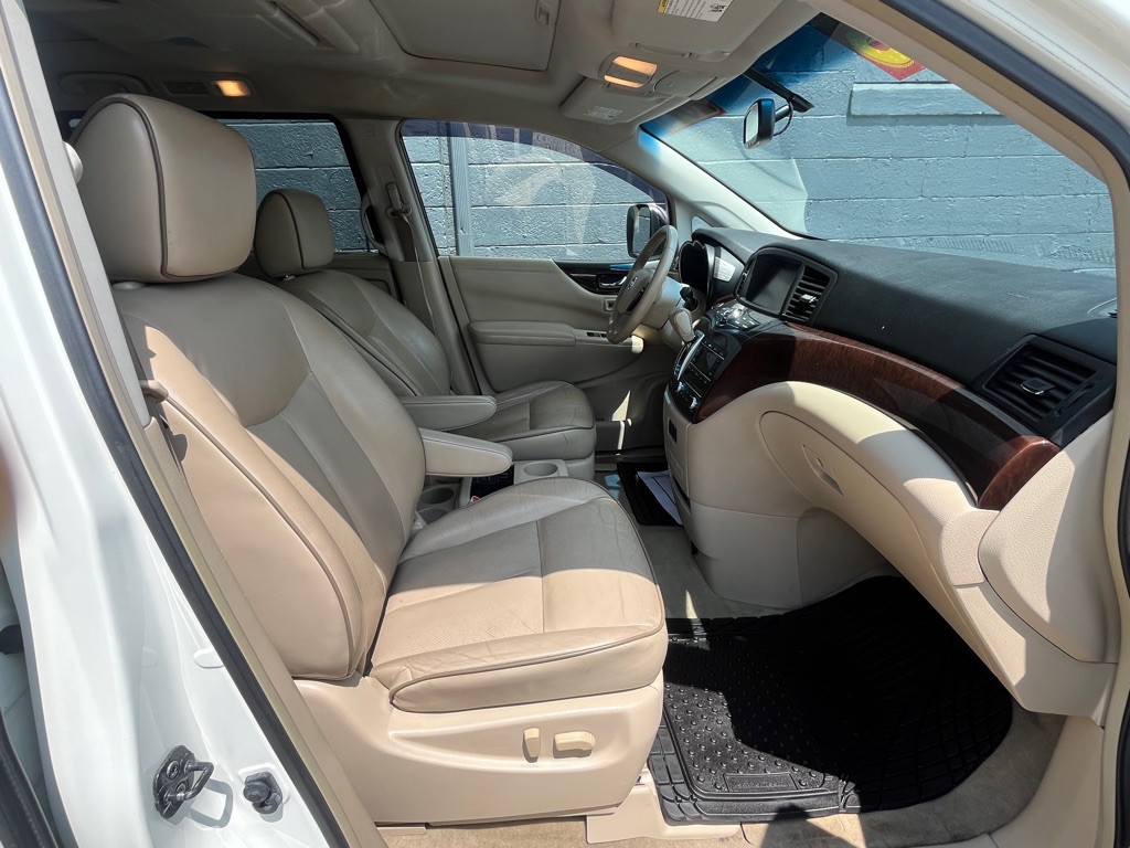 2014 Nissan Quest Image 15