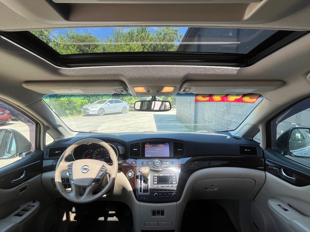 2014 Nissan Quest Image 17