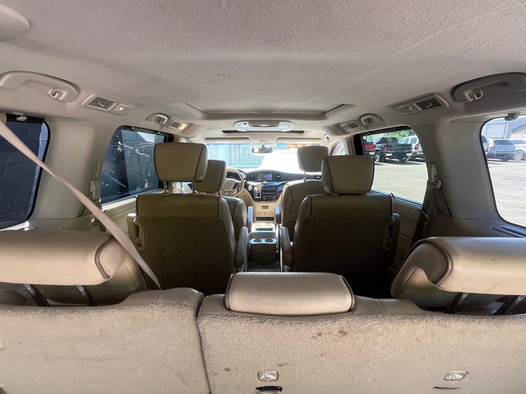 2014 Nissan Quest Image 18