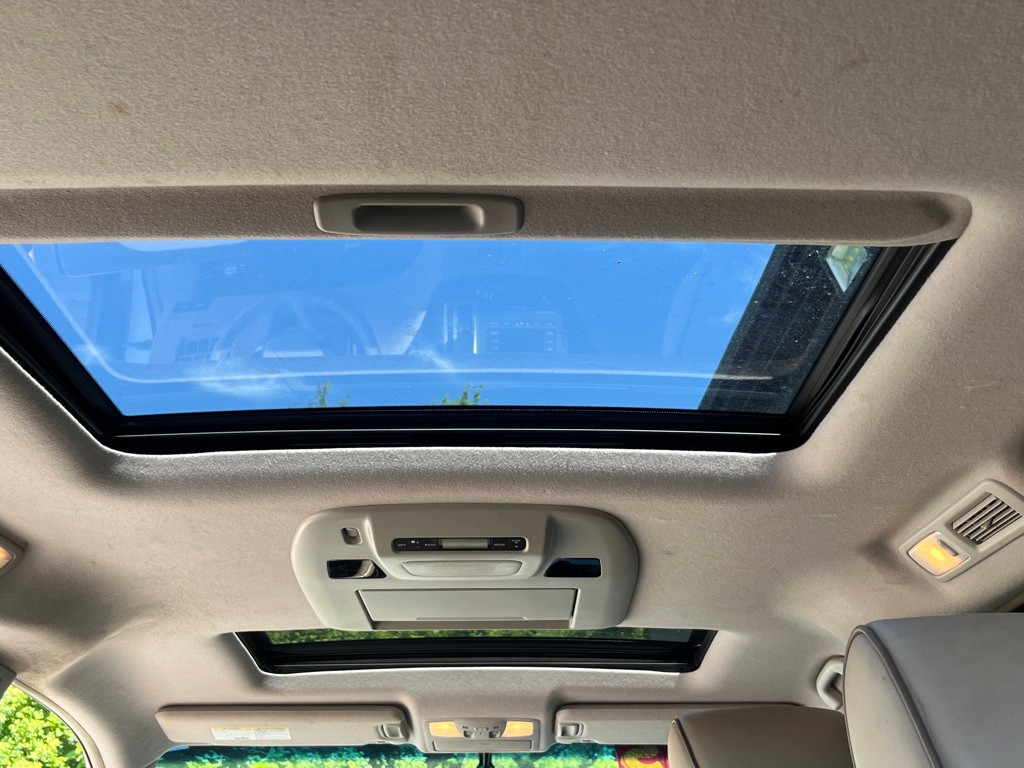 2014 Nissan Quest Image 19
