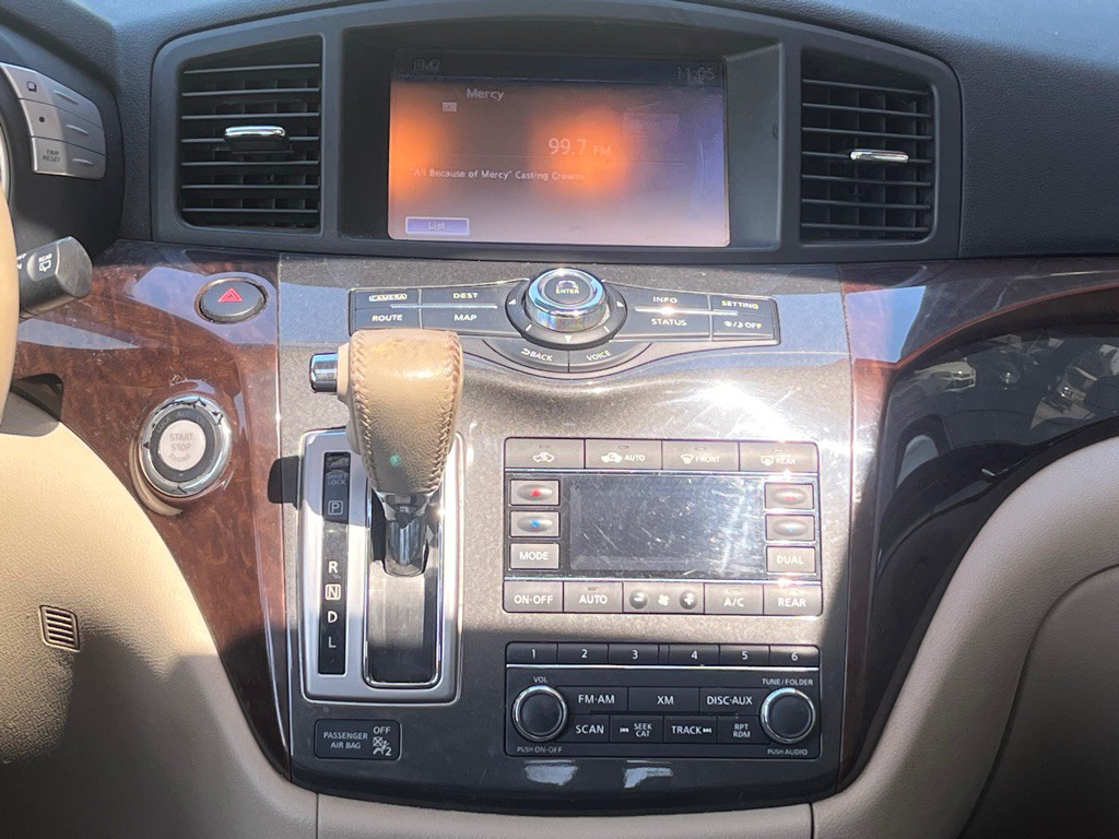 2014 Nissan Quest Image 23