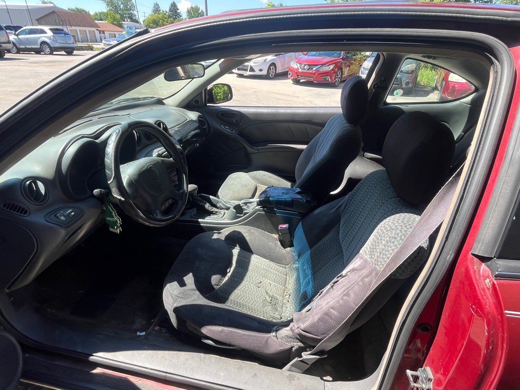 2000 Pontiac Grand Am Image 10