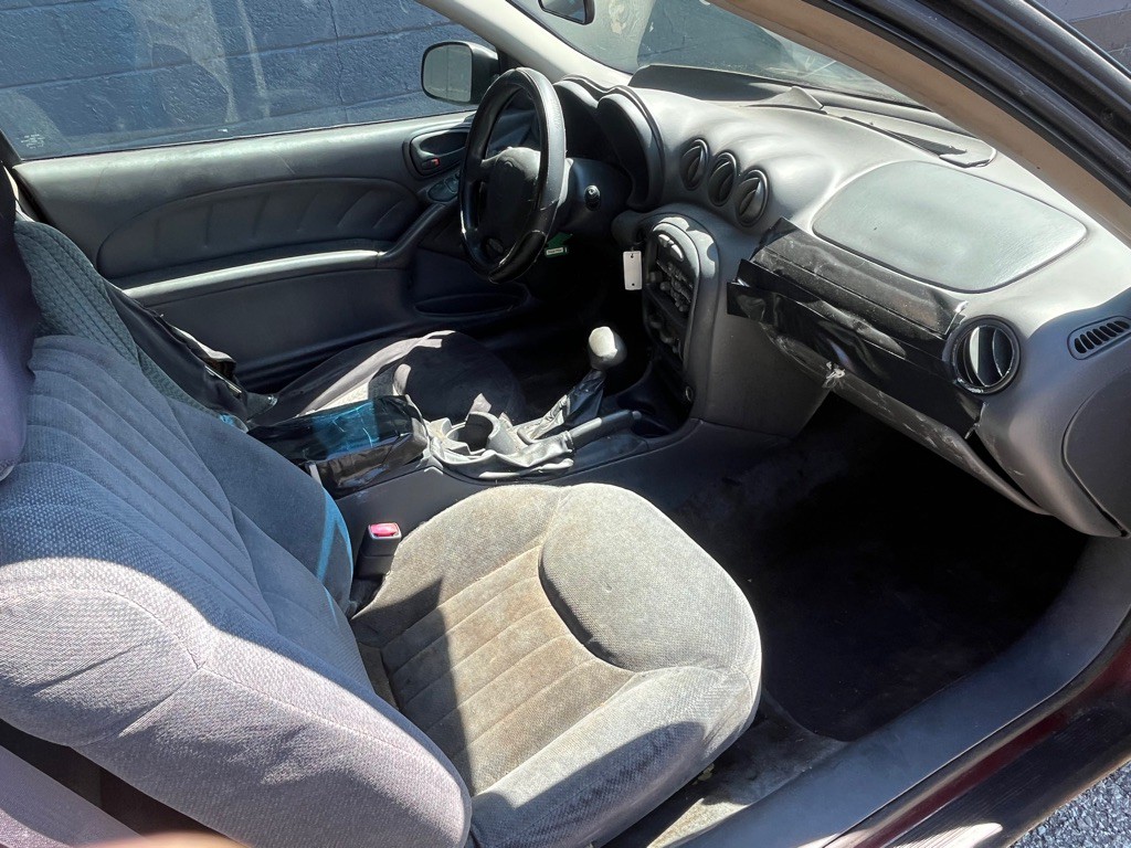 2000 Pontiac Grand Am Image 11