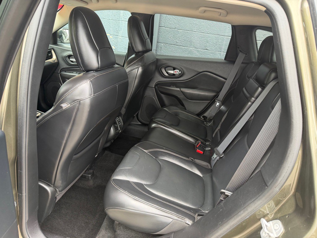 2016 Jeep Cherokee Image 10