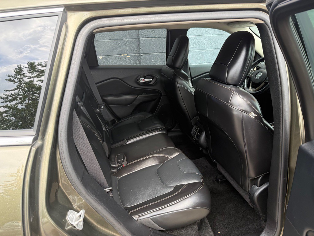 2016 Jeep Cherokee Image 13
