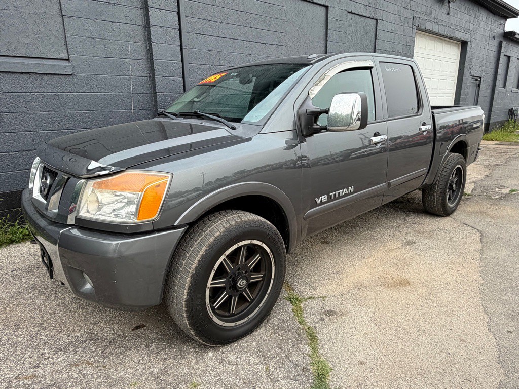 2012 Nissan Titan Image 2