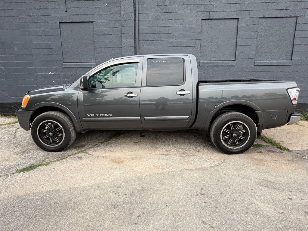 2012 Nissan Titan Image 5