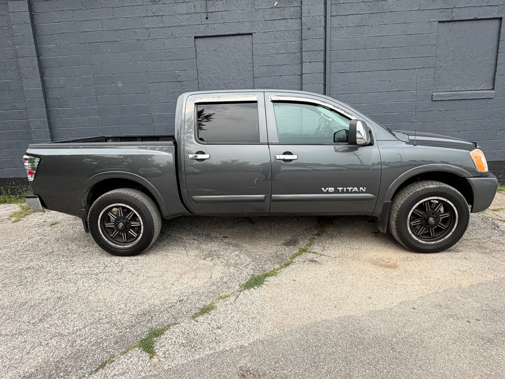 2012 Nissan Titan Image 6