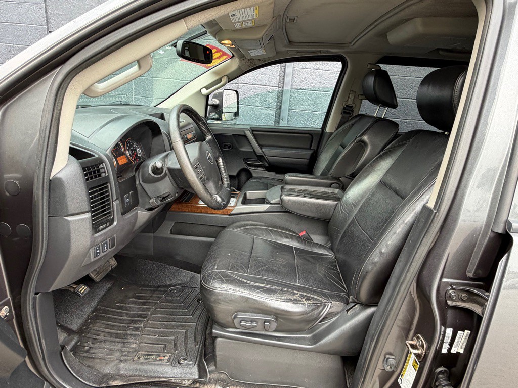 2012 Nissan Titan Image 9