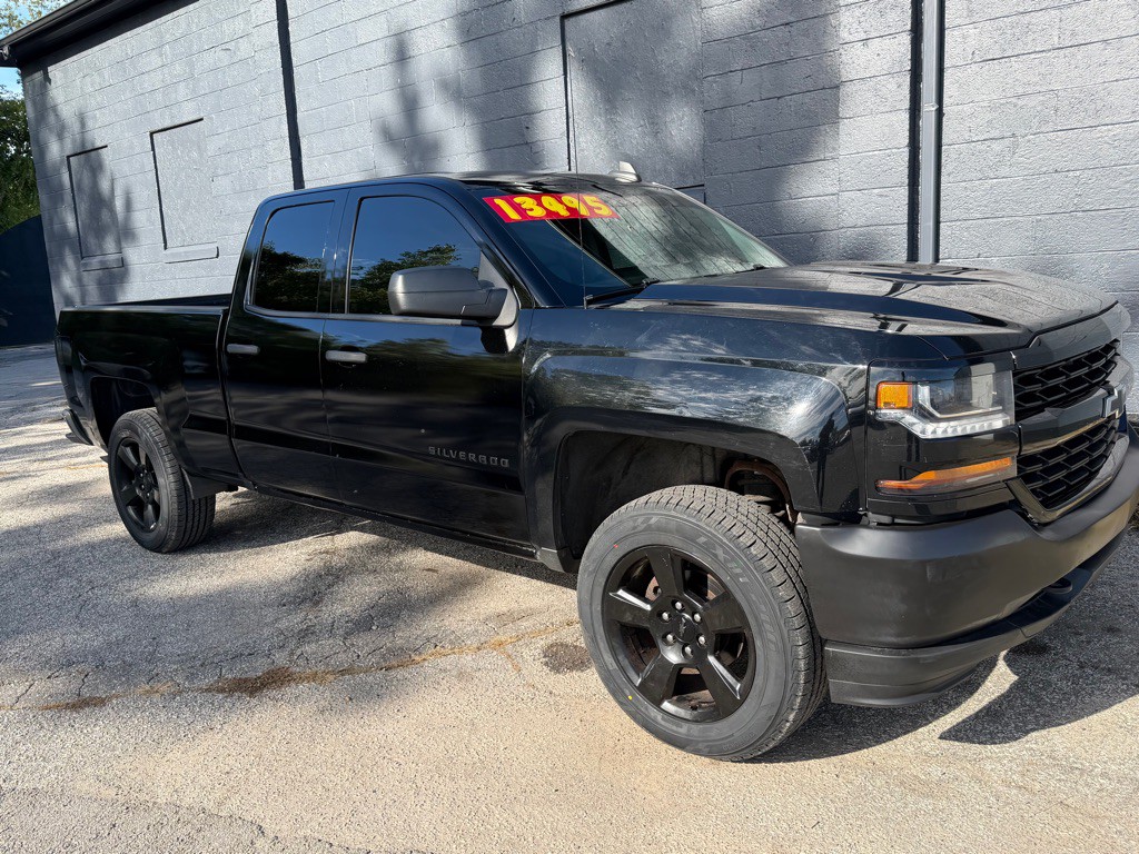 2017 Chevrolet Silverado 1500 Image 1