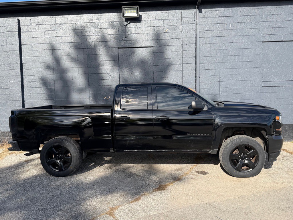 2017 Chevrolet Silverado 1500 Image 3