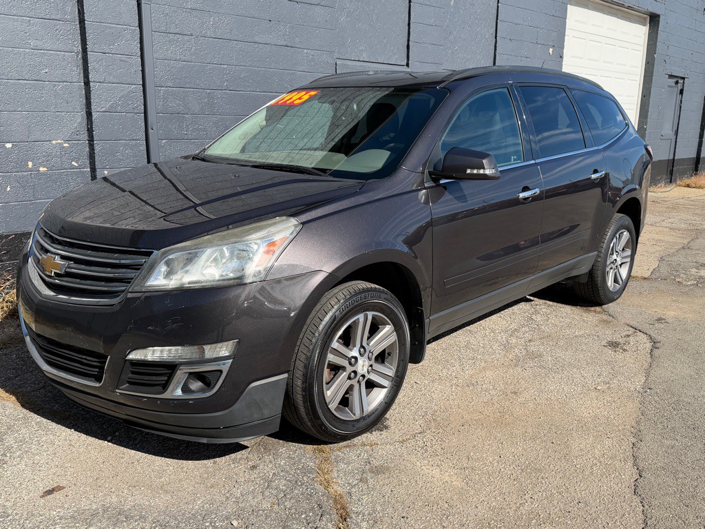 2017 Chevrolet Traverse Image 2