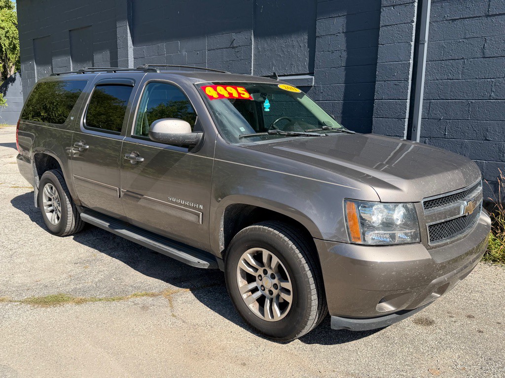 2011 Chevrolet Suburban Image 1