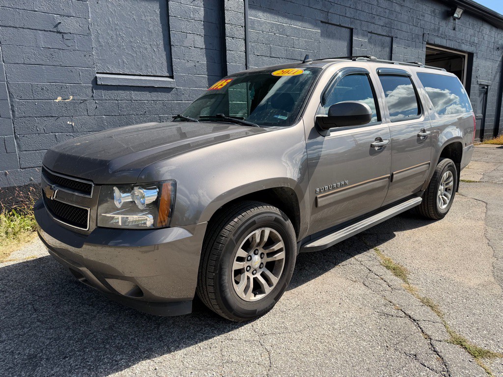 2011 Chevrolet Suburban Image 4