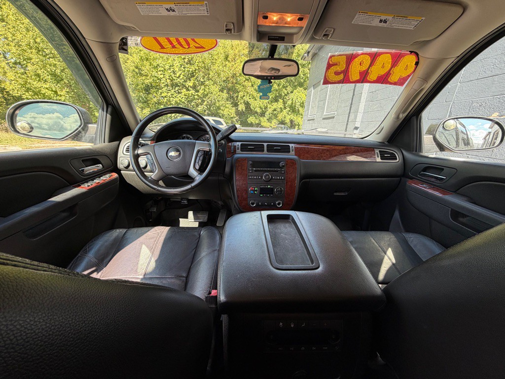 2011 Chevrolet Suburban Image 15