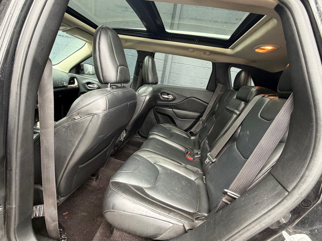 2016 Jeep Cherokee Image 11